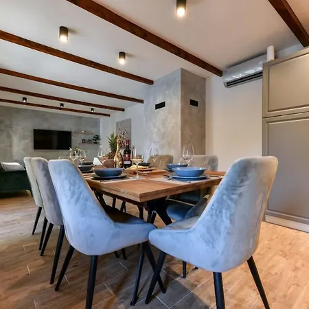 Luxury Foxy With Private Pool, Jacuzzi And Sauna Villa *