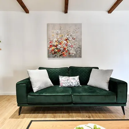 Villa Luxury Foxy With Private Pool, Jacuzzi And Sauna Lisicici
