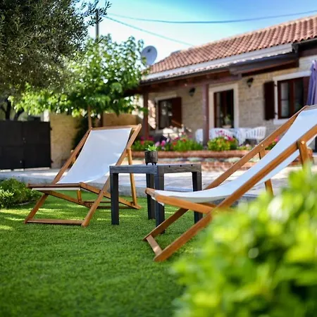 Villa Luxury Foxy With Private Pool, Jacuzzi And Sauna