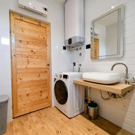 Villa Luxury Foxy With Private Pool, Jacuzzi And Sauna Lisicici
