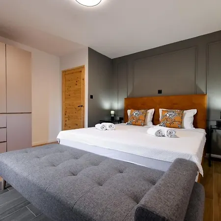 Luxury Foxy With Private Pool, Jacuzzi And Sauna *