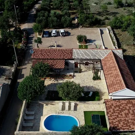 Luxury Foxy With Private Pool, Jacuzzi And Sauna Vila